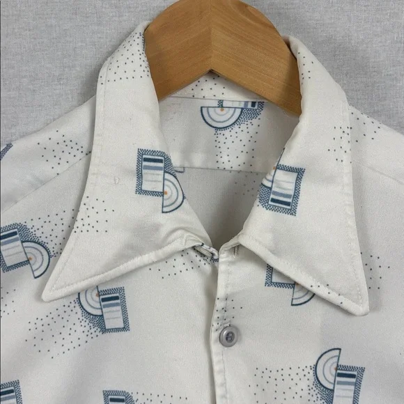 Vintage 1970's polyester shirt - Picture 2 of 6